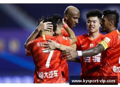 中超云南队新秀崭露头角：球员风采赢得球迷关注